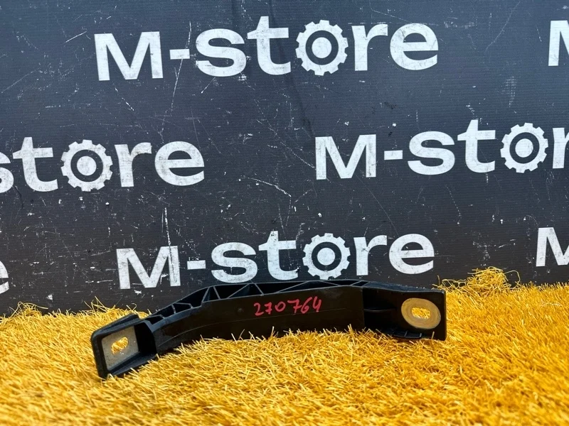 Кронштейн радиатора Audi Q3 2013 8U0805527 8U CCZ, левый