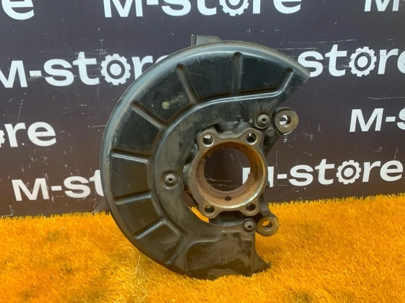 Кулак поворотный Audi Q3 2013 1K0407256AA 8U CCZ, передний правый