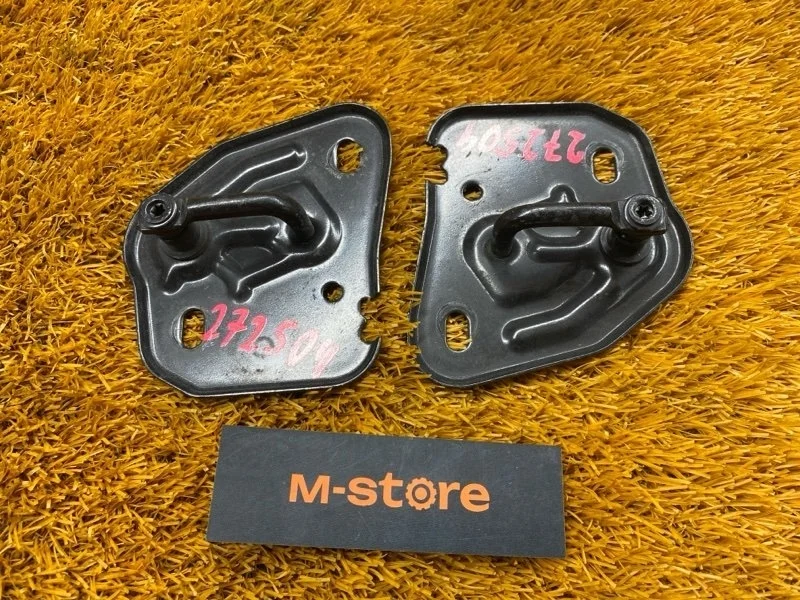 Скоба капота Audi Q3 2013 4G0823186 8U CCZ