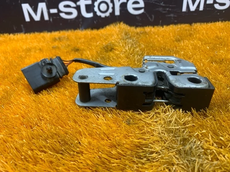 Замок капота Volkswagen Touareg 2008 7L0823509C 7L BHK