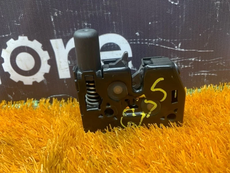 Замок капота Audi Q3 2013 8U0823509 8U CCZ, правый