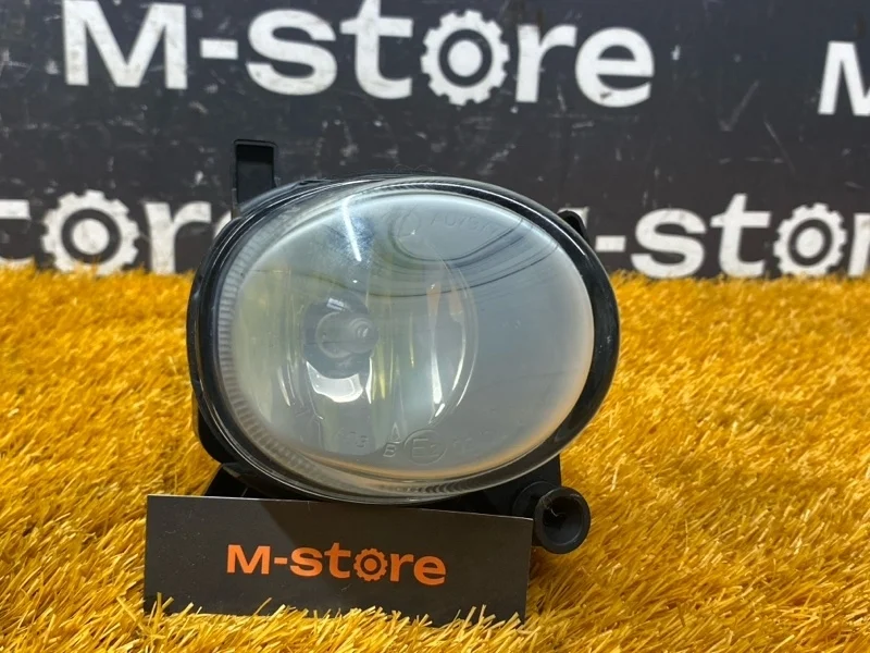 Фара противотуманная Audi Q3 2013 8T0941700 8U CCZ, правая