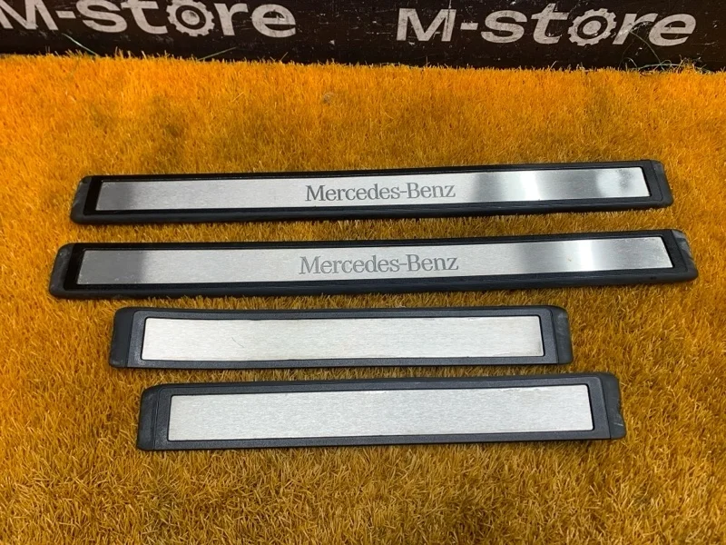 Накладка на порог салона Mercedes-Benz E-Class 2008 A2116805535 W211 272.943