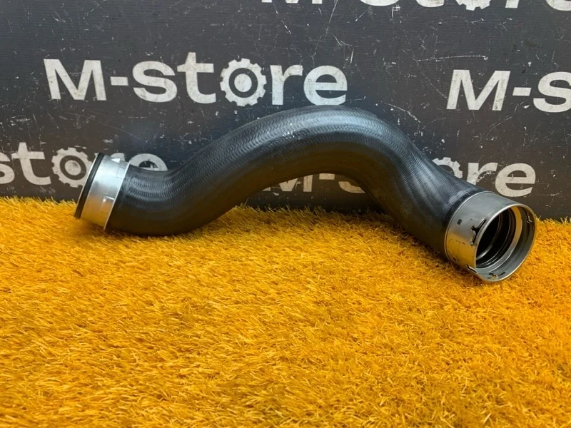 Патрубок интеркулера Mercedes-Benz E-Class 2010 A2045280682 W212 642.850, правый