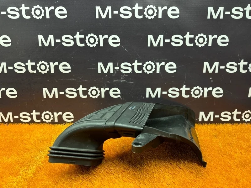 Воздухозаборник Audi A5 2010 8K0129618 8T CDN