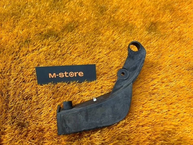 Брызговик Audi A8 2005 4E0807548A 4E/D3 BPK, передний правый