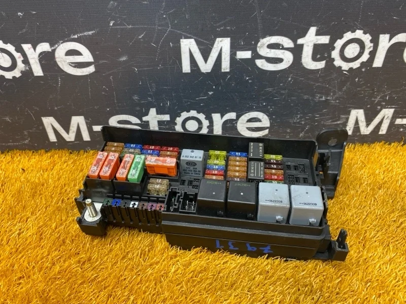 Блок предохранителей Mercedes-Benz M-Class 2006 A1645402372 W164 272.967, задний