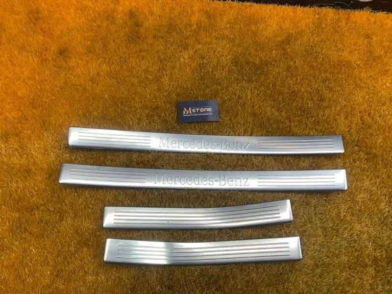 Накладка на порог салона Mercedes-Benz E-Class 2010 A2126860936 W212 642.850