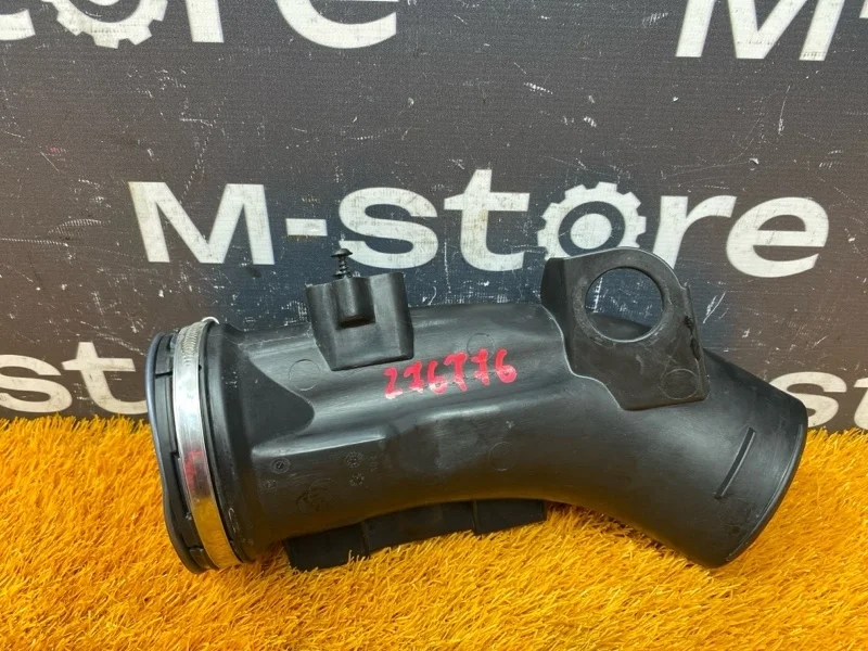 Патрубок воздушного фильтра Bmw X6 2013 1054695 E71 N55B30A