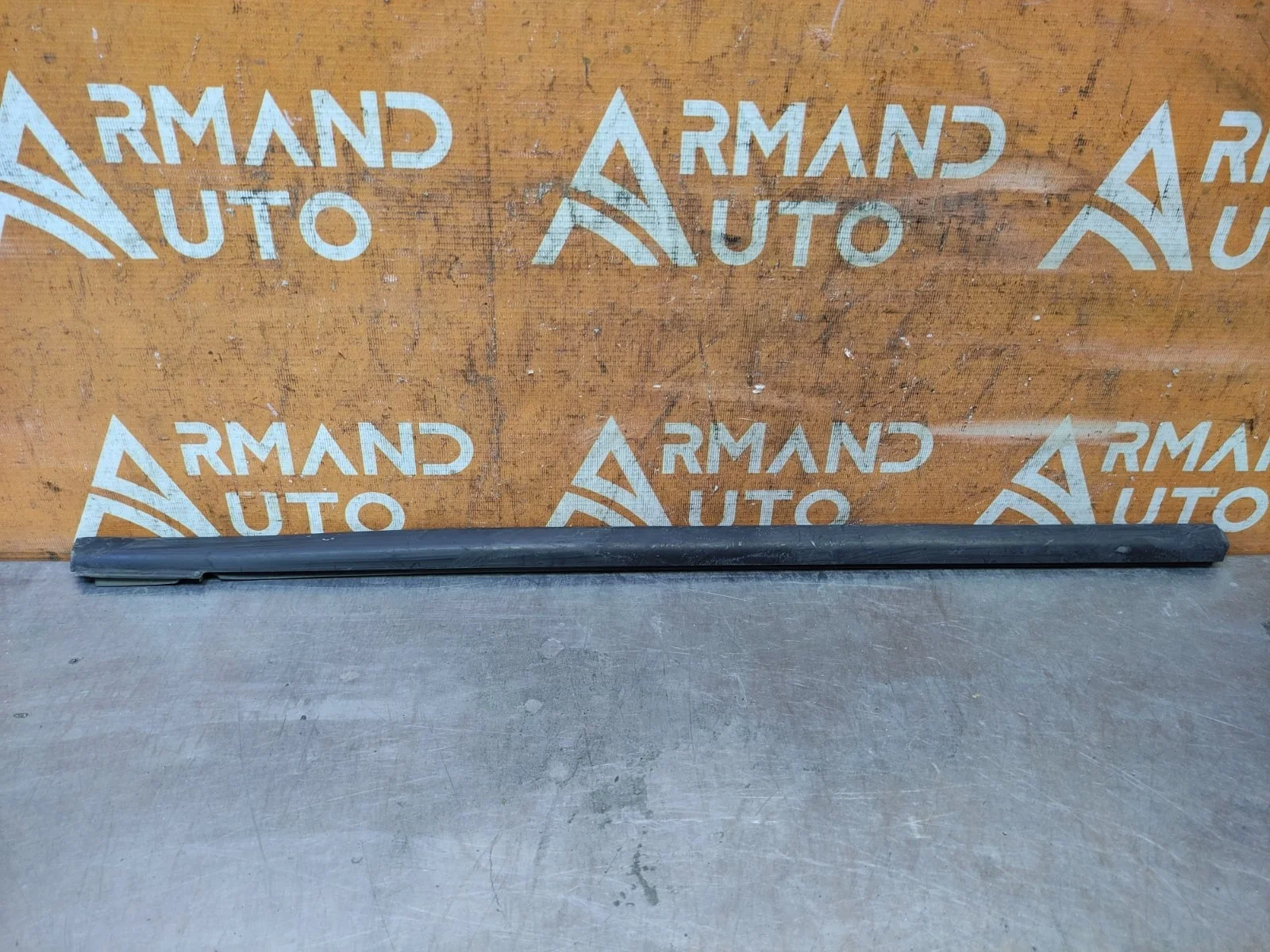 Молдинг стекла двери Ford Focus 2005-2011