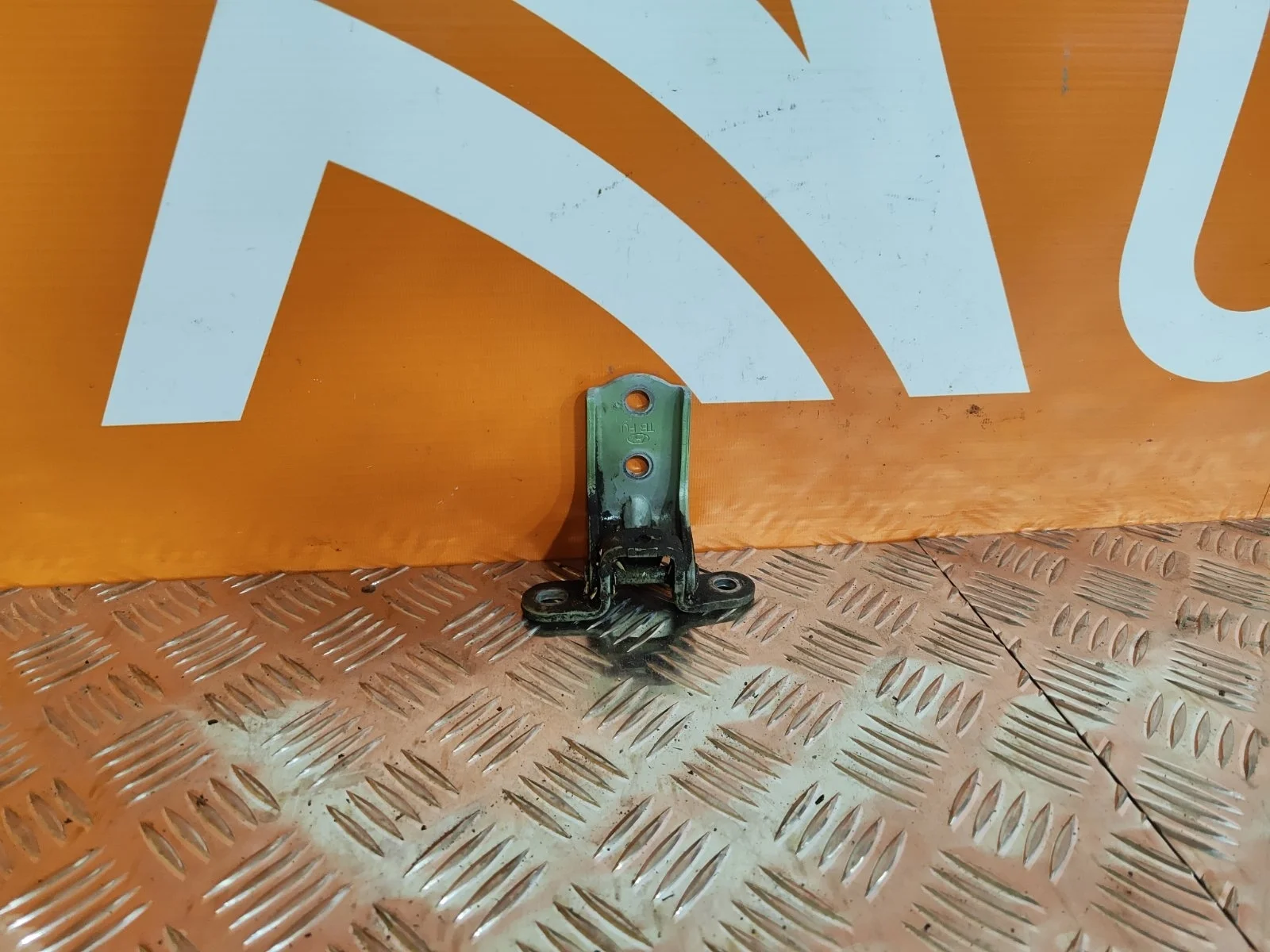 Петля двери Hyundai Getz 2002-2011