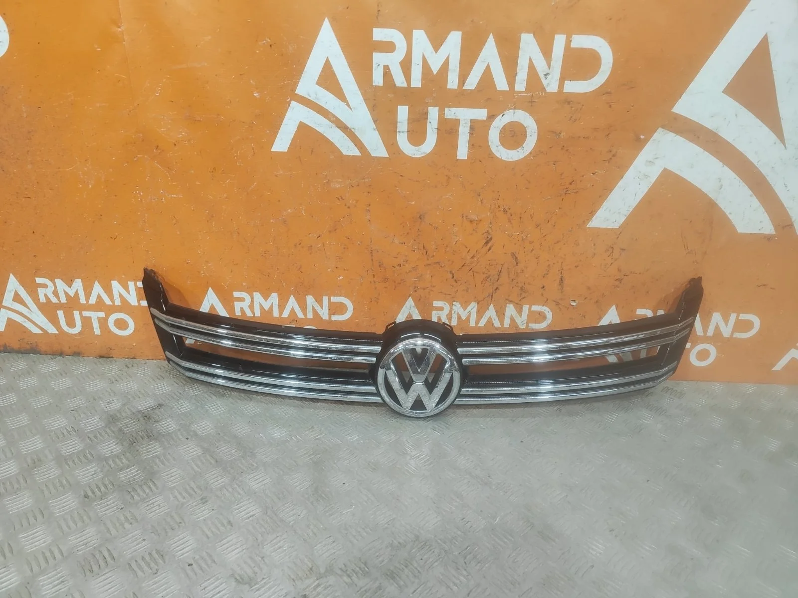 Накладка решетки радиатора Volkswagen Tiguan 2011-2018