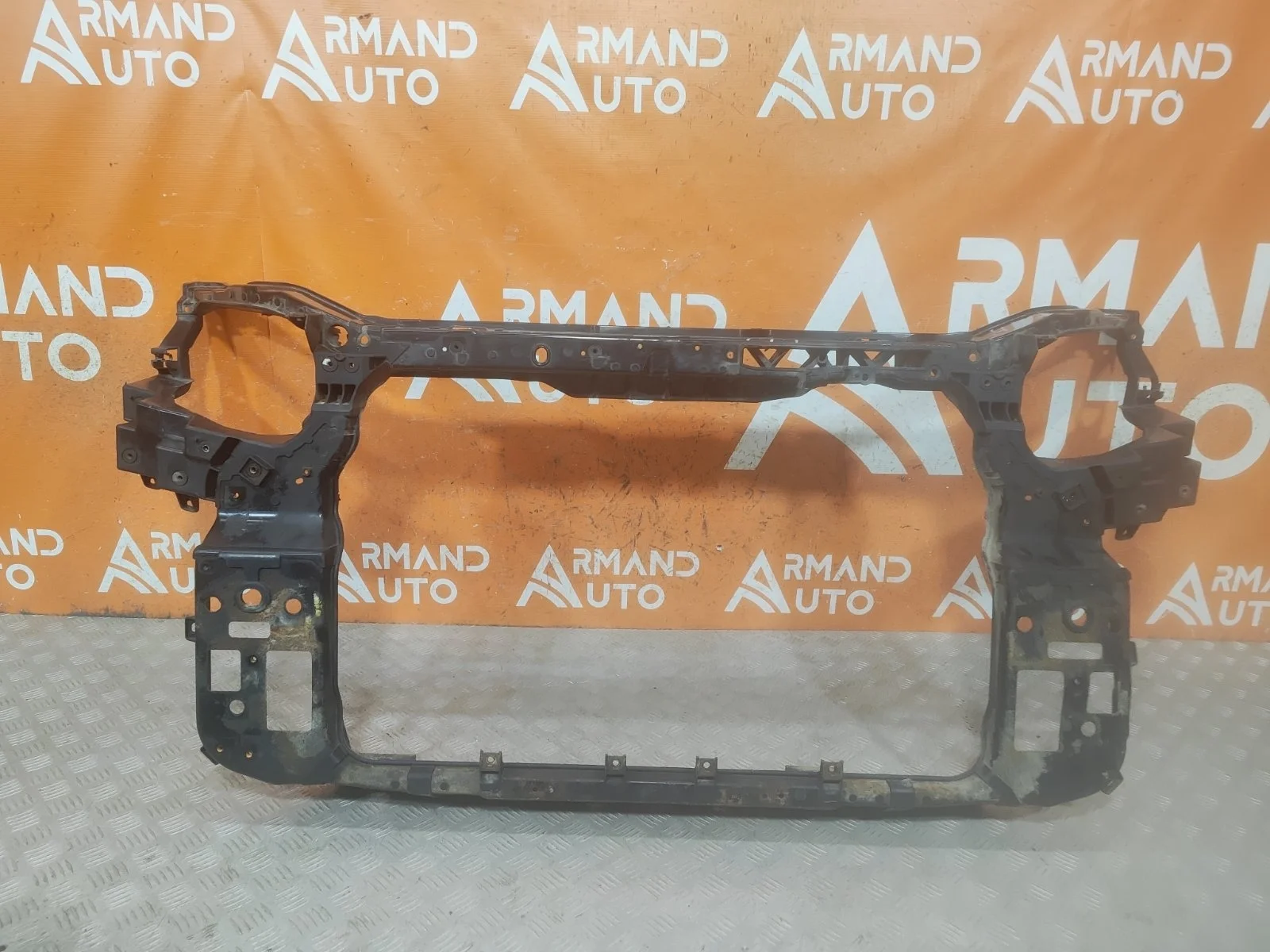 Панель передняя (суппорт радиатора) Kia Sorento 2009-2012 XM