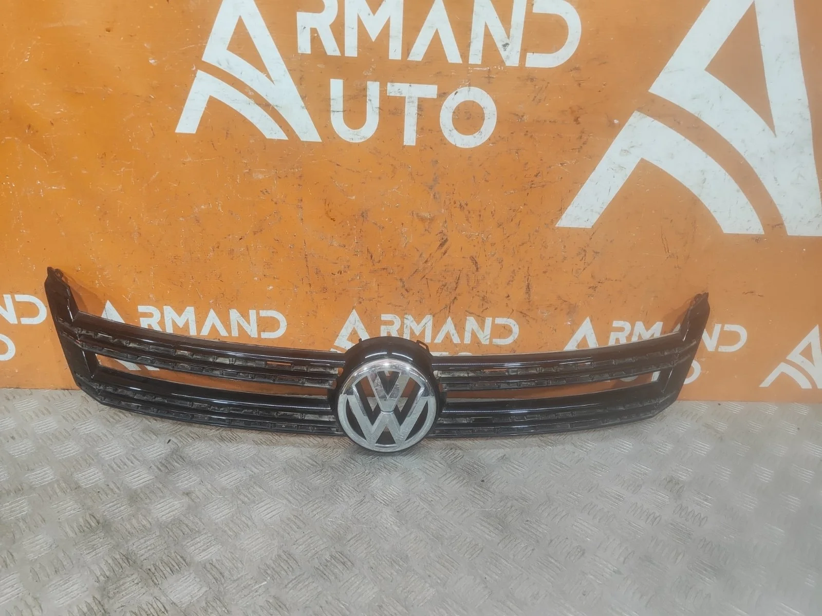 Накладка решетки радиатора Volkswagen Tiguan 2011-2016