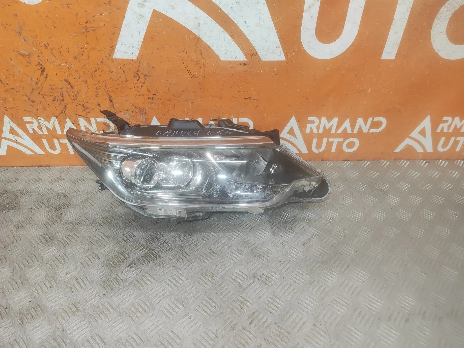 Фара Toyota Camry 2017-2018 XV50