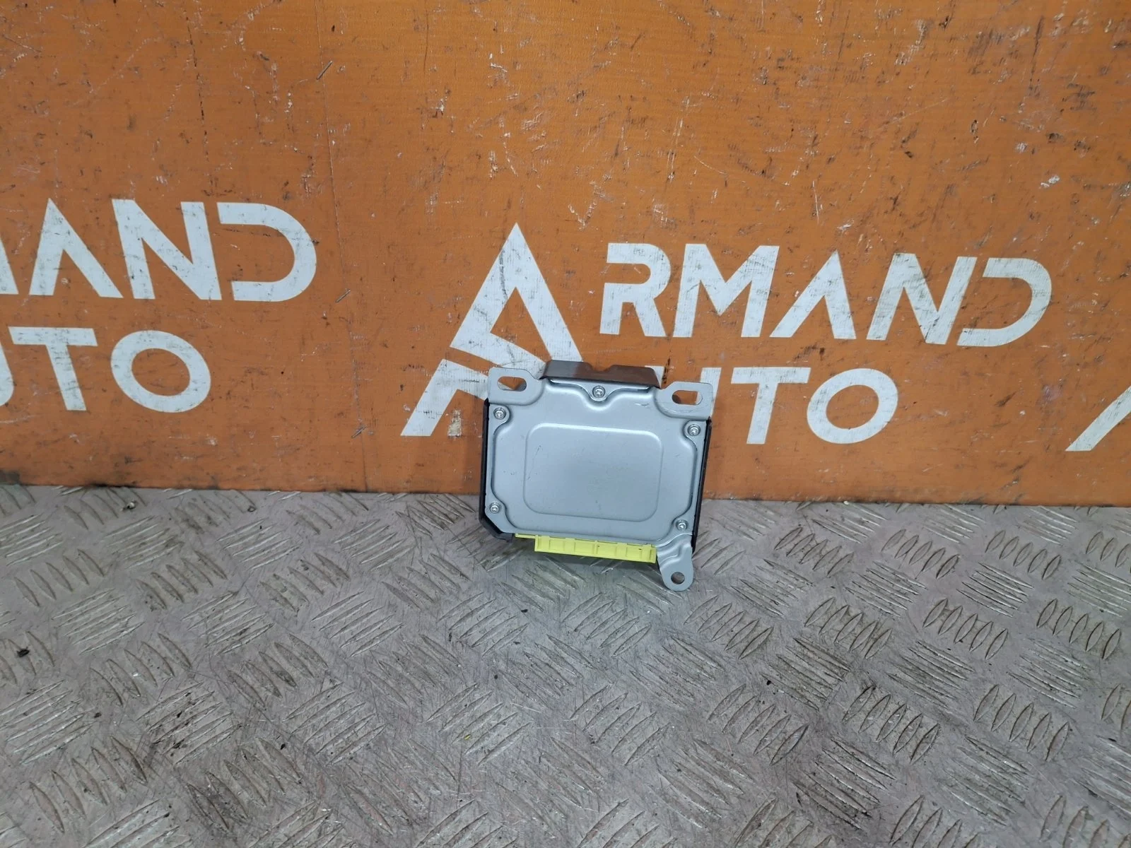 Блок управления airbag Mitsubishi Pajero Sport 2015-2021 3