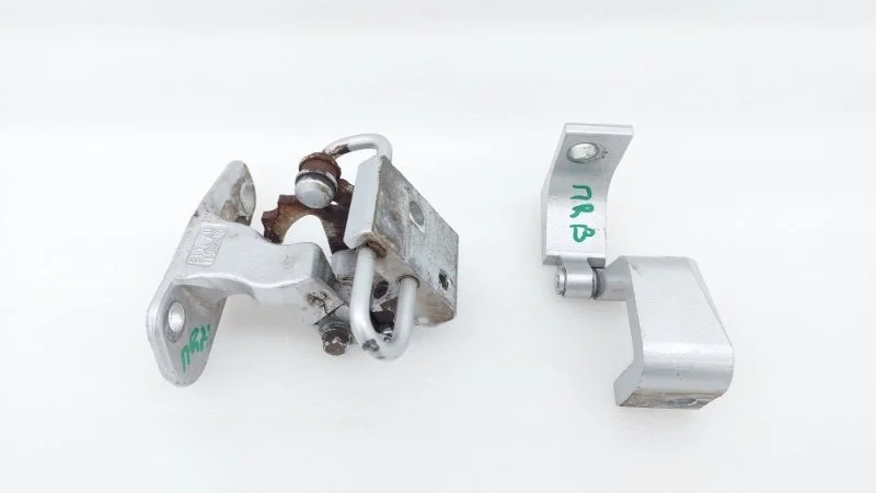 Петля двери Volkswagen Transporter 2013 T5