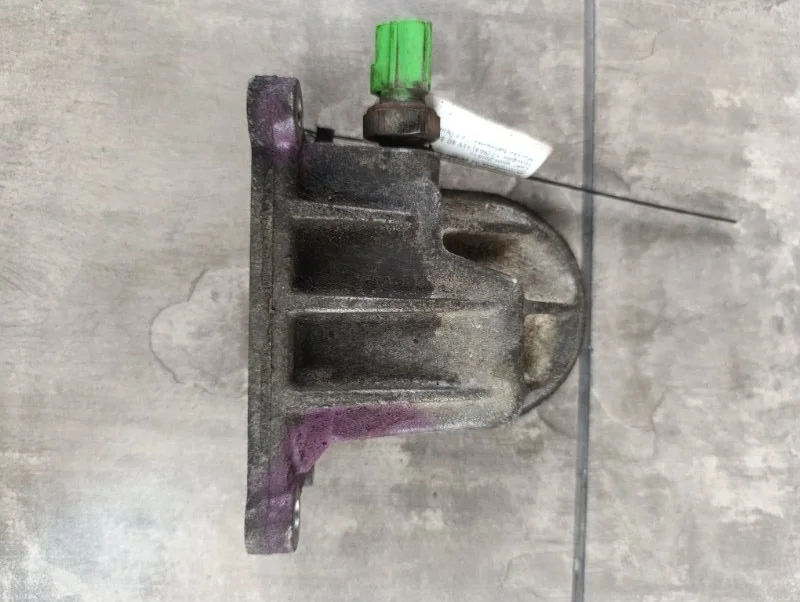 Кронштейн масляного фильтра Ford C-max 2008 С214