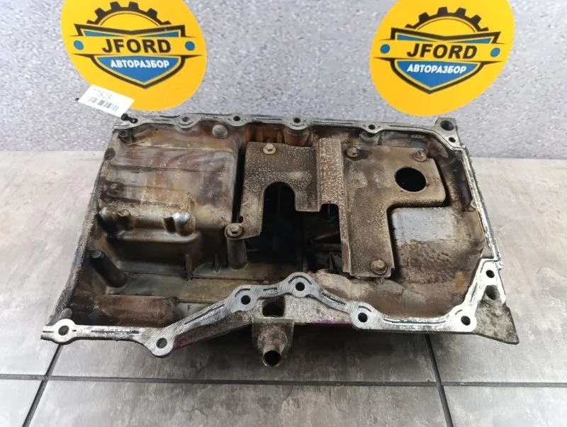 Поддон двигателя Ford Focus 2 2010 CB4