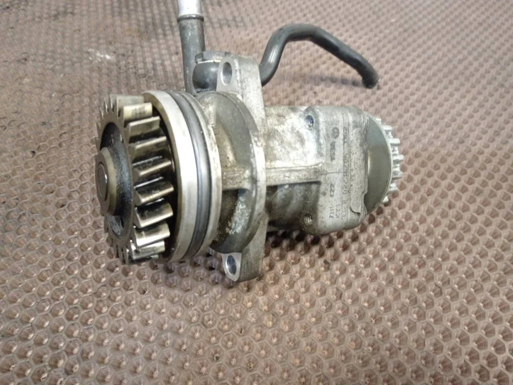 Насос гидроусилителя руля Volkswagen Touareg 2006 7L