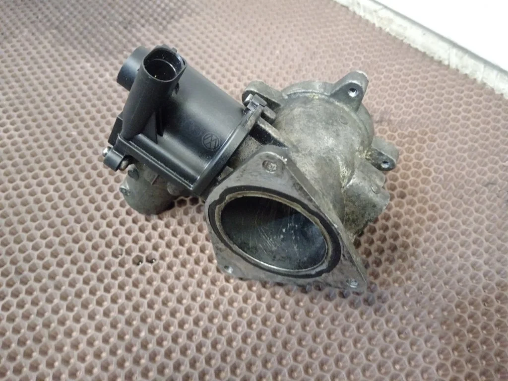 Отсечной клапан egr Volkswagen Touareg 2006 7L