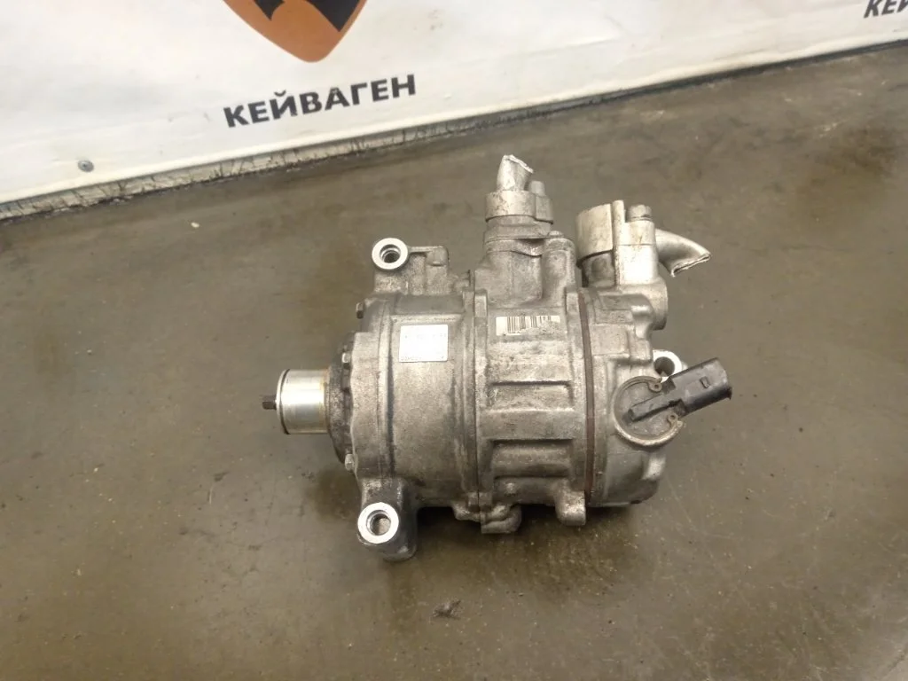 Компрессор кондиционера Volkswagen Passat B7
