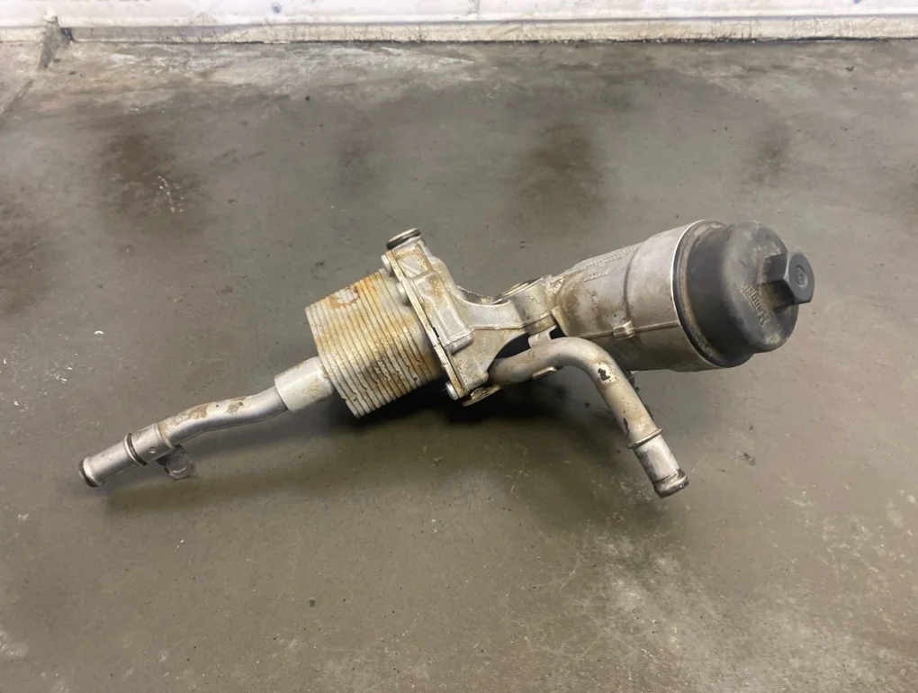 Корпус масляного фильтра Opel Astra 2012 J