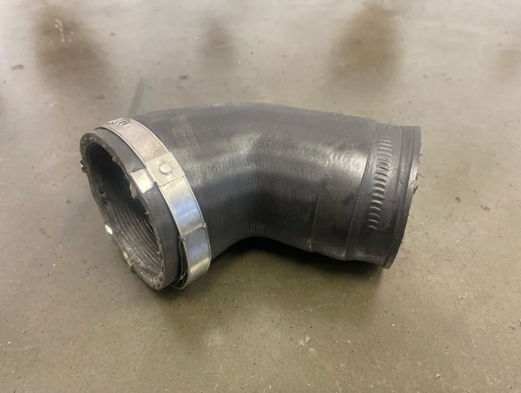 Патрубок интеркулера Volkswagen Tiguan 2009