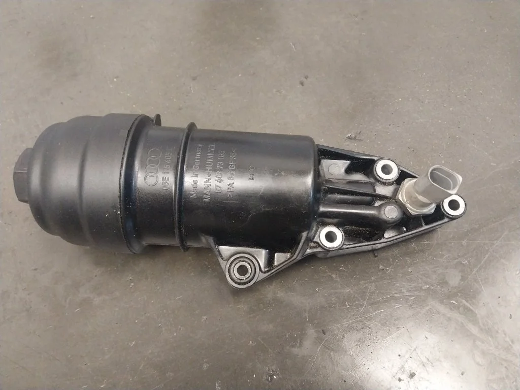 Корпус масляного фильтра Volkswagen Touareg 2010 NF