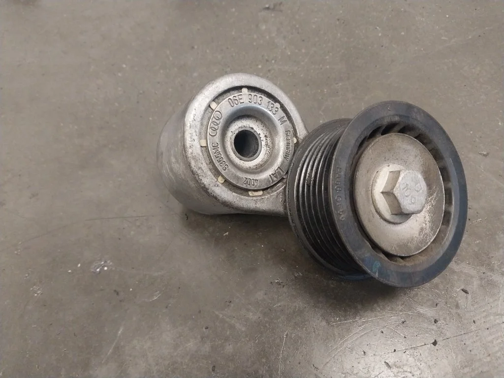 Натяжитель ремня генератора Volkswagen Touareg 2010 NF