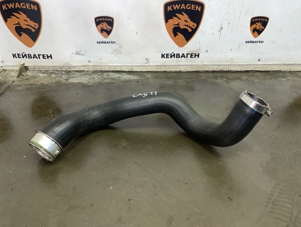 Патрубок интеркулера Volkswagen Touareg 2011 7P