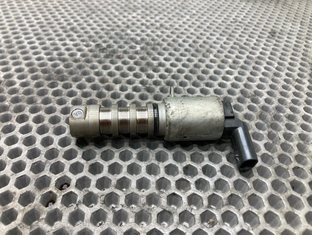 Клапан электромагнитный фаз грм Audi A6 2012 C7