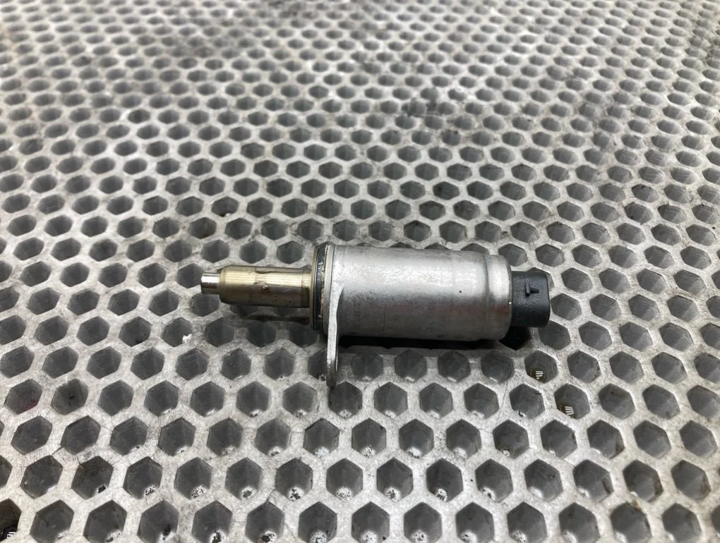 Клапан электромагнитный фаз грм Audi A6 2012 C7