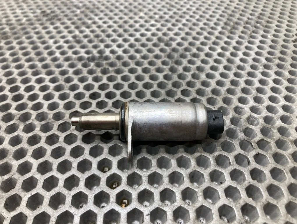 Клапан электромагнитный фаз грм Audi A6 2012 C7