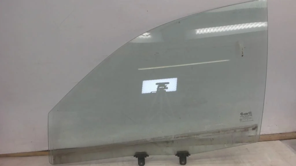 Стекло двери передней левой Hyundai Sonata