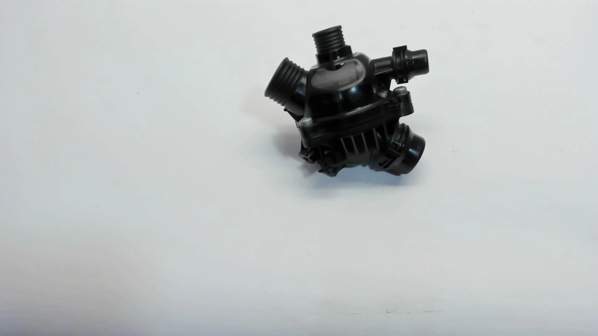 Термостат с корпусом BMW X3