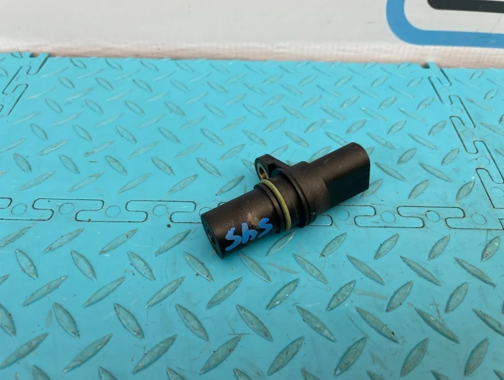 Датчик коленвала Volkswagen Tiguan 2010 06H906433 5N1 CCZC 2.0