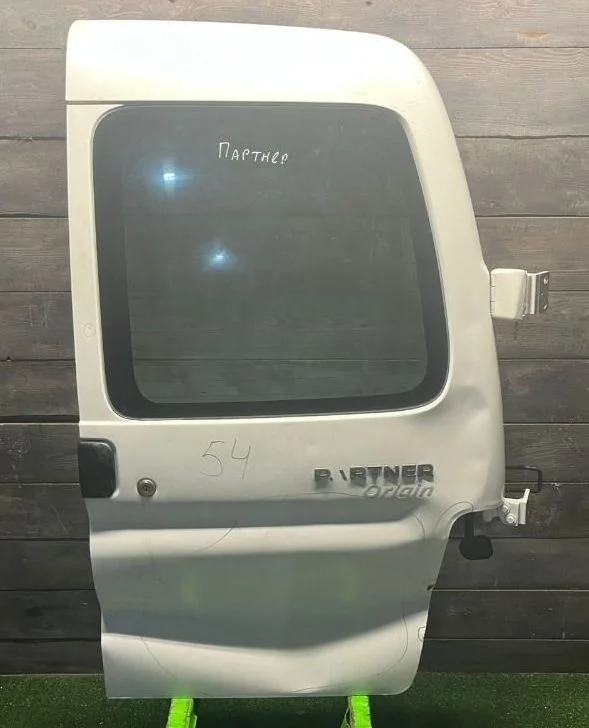 Дверь багажника Peugeot Partner