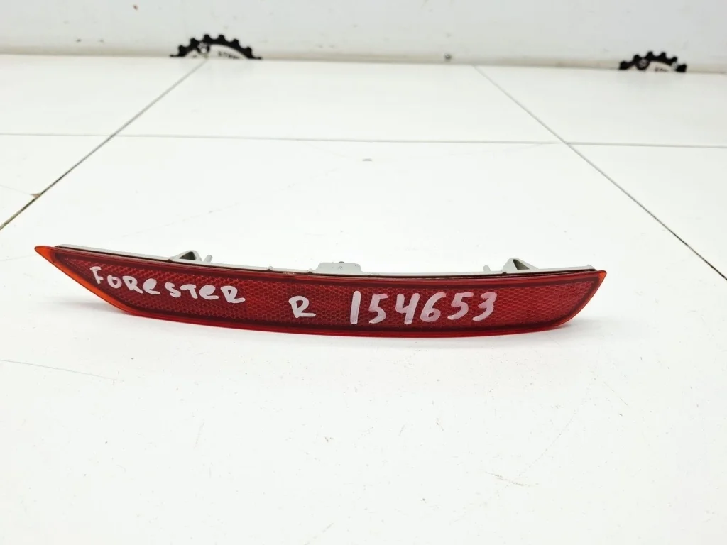 Отражатель в бампер задний правый Subaru Forester S12, SH