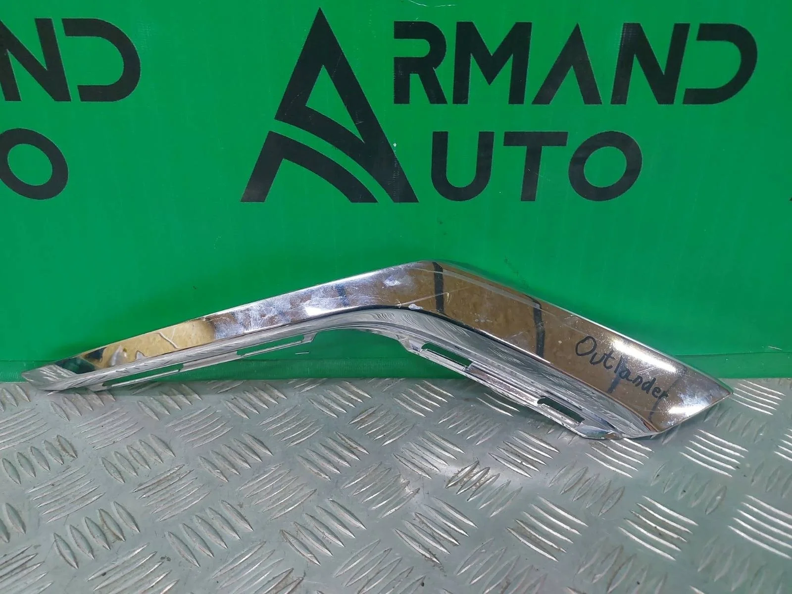 Накладка бампера Mitsubishi Outlander 2015-нв 3