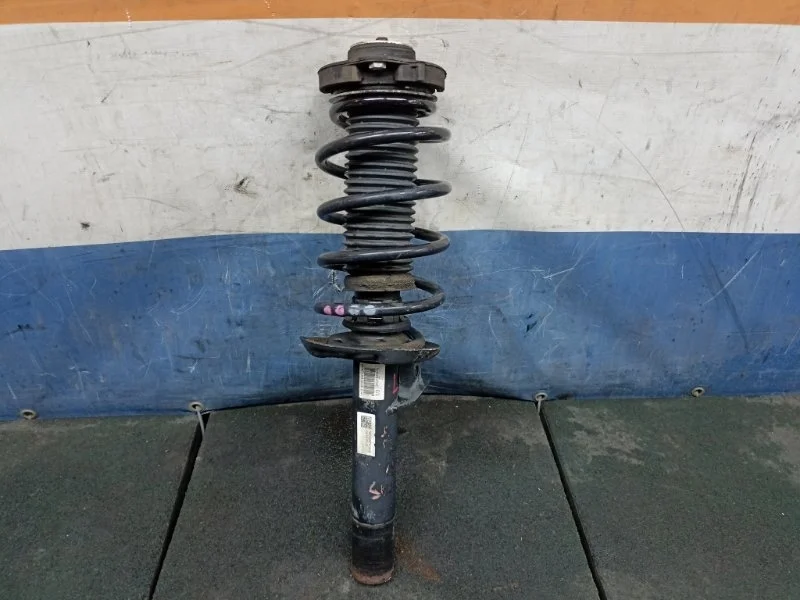 Стойка Skoda Yeti 2015 1K0413031BK 5L 1.2 CBZ, передняя правая