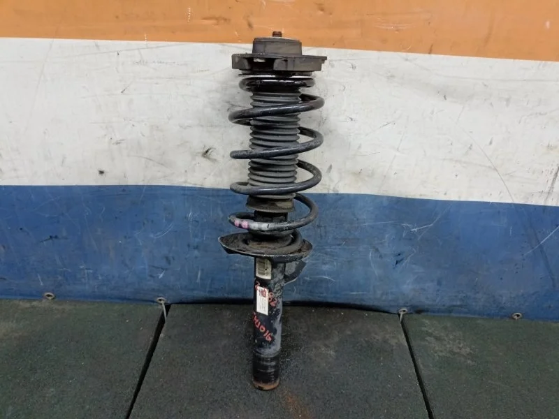 Стойка Skoda Yeti 2015 1K0413031BK 5L 1.2 CBZ, передняя левая