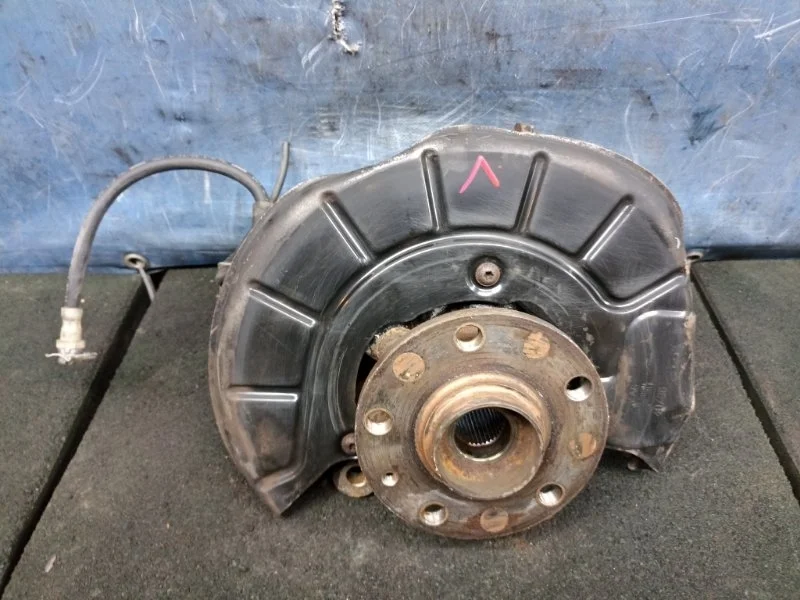 Кулак со ступицей Volkswagen Caddy 2006 1K0407255AA 2KB 1.6 BSE, передний левый