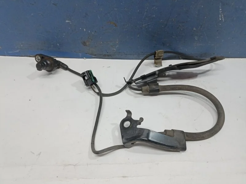 Датчик ABS Toyota Camry 2015 8954233120 ASV50 2.5 2AR-FE