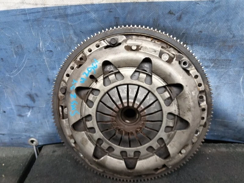 Маховик МКПП Volkswagen Caddy 2006 036141032H 2KB 1.6 BSE