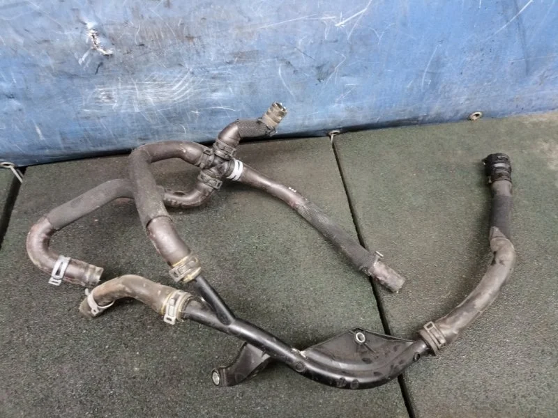 Патрубки системы охлаждения Skoda Yeti 2015 1K0121070CD 5L 1.2 CBZ