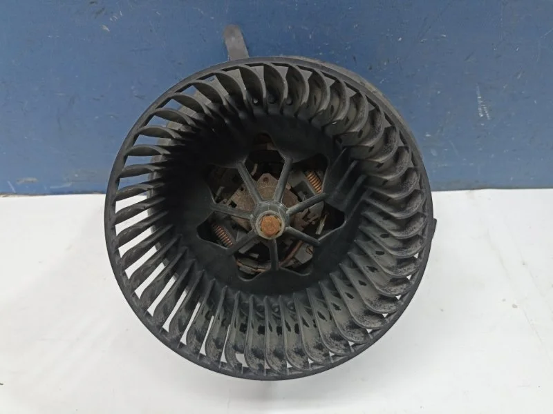 Моторчик печки Skoda Yeti 2015 1K2819015C 5L 1.2 CBZ