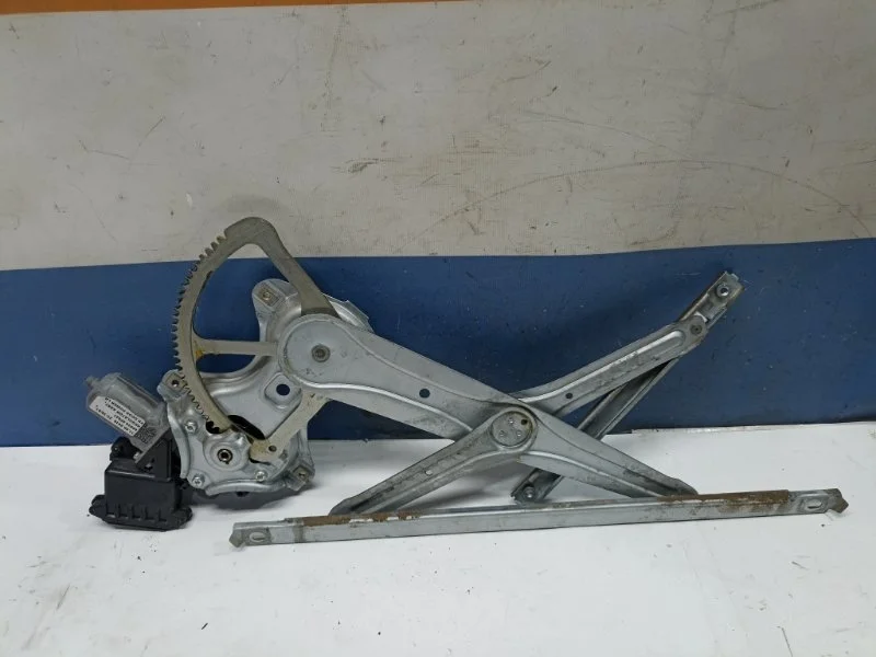 Стеклоподъемник электрический Toyota Verso 2016 698200F021 ZGR20 1.6 1ZR-FAE, передний левый