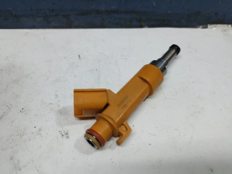 Форсунка топливная Toyota Camry 2020 2320939275 ASV70 2.0 6AR-FSE