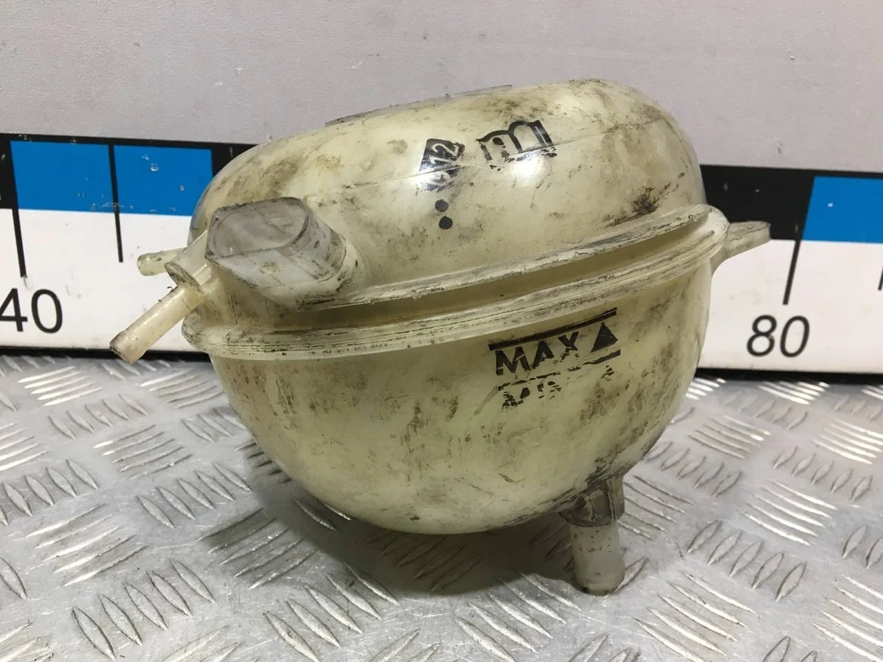 [Б/У] Бачок расширительный [Код: 00652726 ]